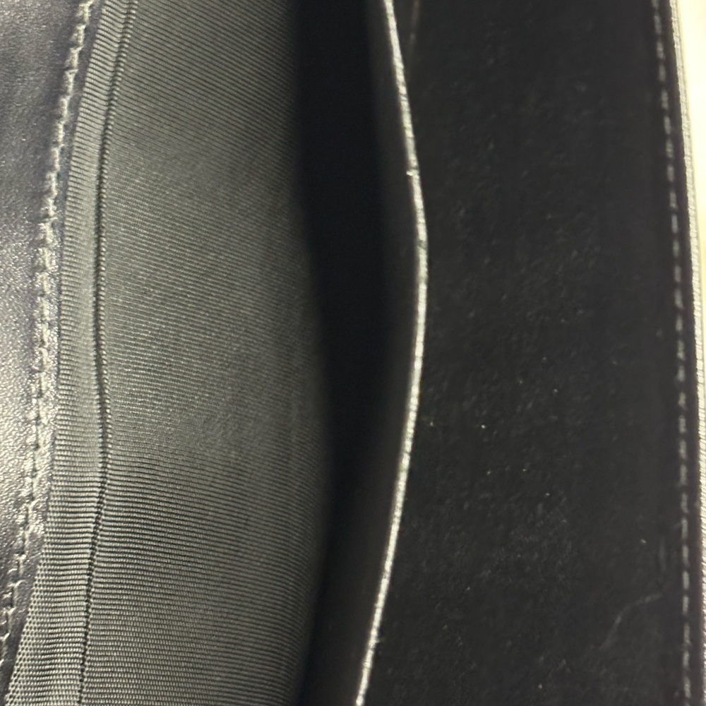 Gucci Black Leather Wallet with Silver Logo - Picture 5 of 12